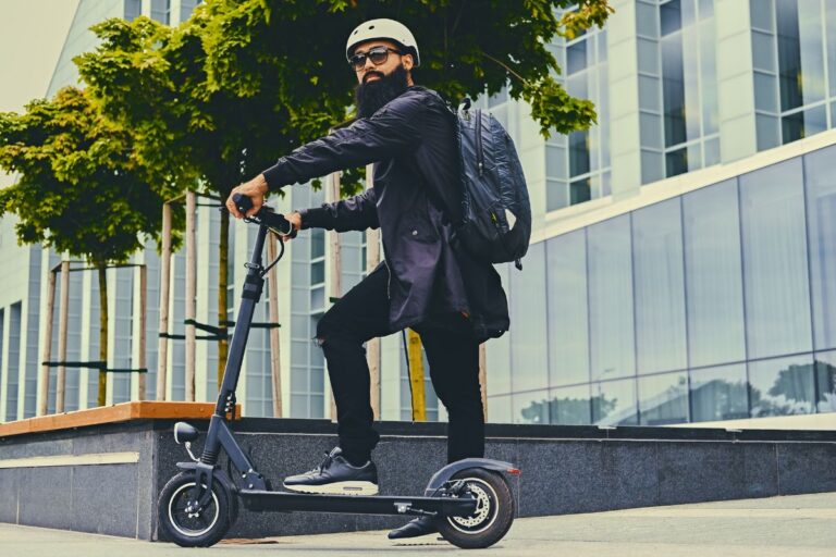 Evee’s Electric Scooter Range: C1 Air, C1, C1 Pro, and Flipper