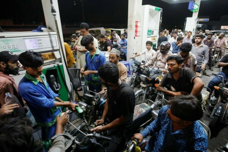 Rupee’s Rise Sparks Hope for Cheaper Petrol in Pakistan